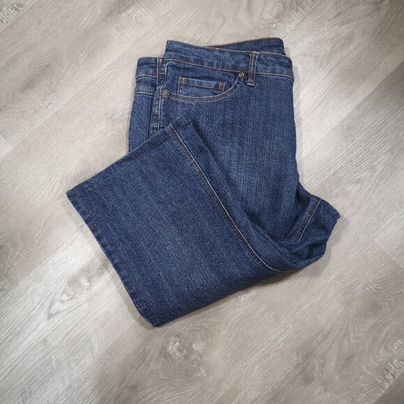 Bum Equipment Ladies Size 16W Petite Plus Medium Wash Jean Capri's - Picture 6 of 14